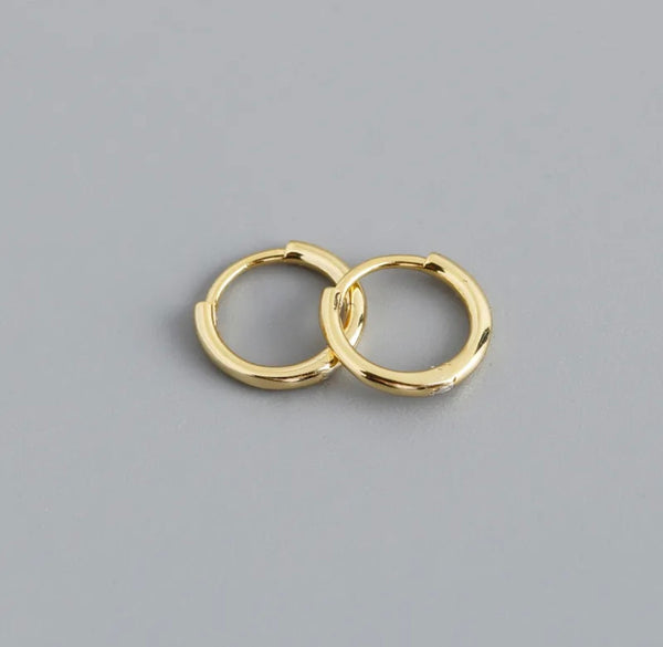 Classic Minimal Hoop Earrings