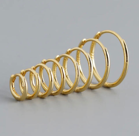 Classic Minimal Hoop Earrings