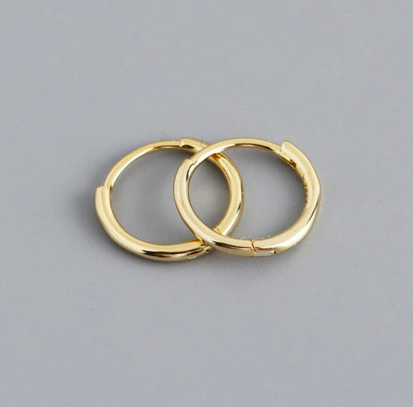 Classic Minimal Hoop Earrings
