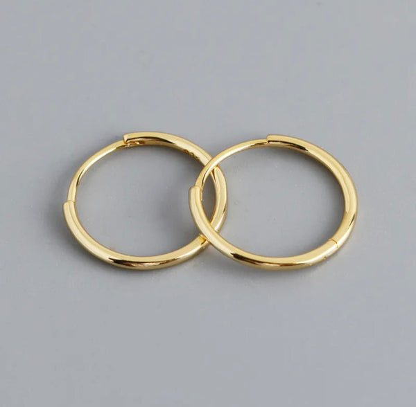 Classic Minimal Hoop Earrings