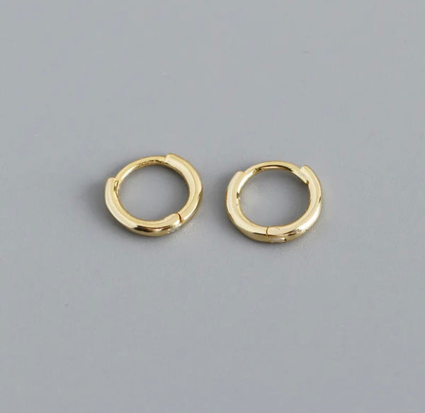 Classic Minimal Hoop Earrings