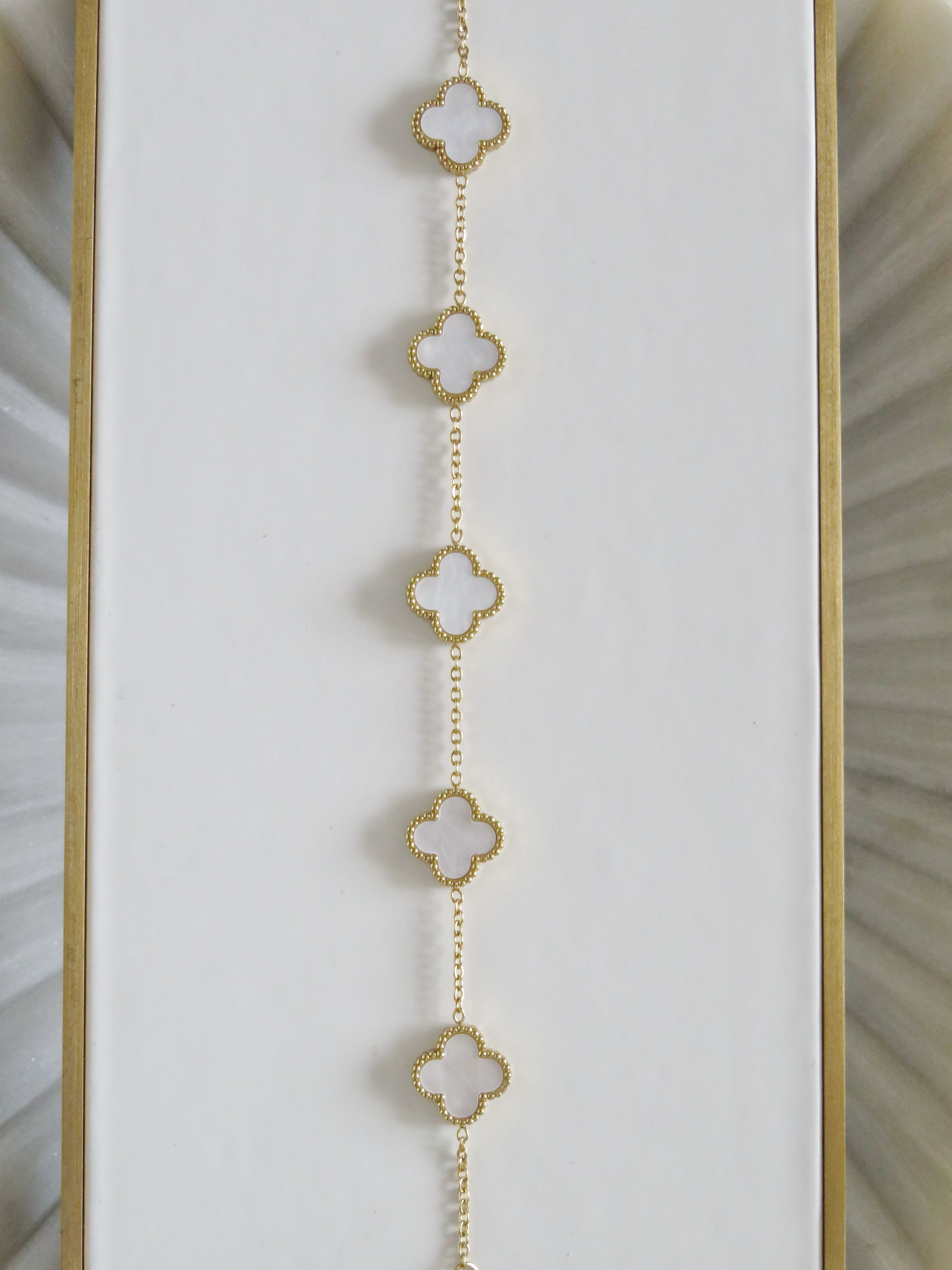 Luck Intention -Pearl Shell Clover Bracelet