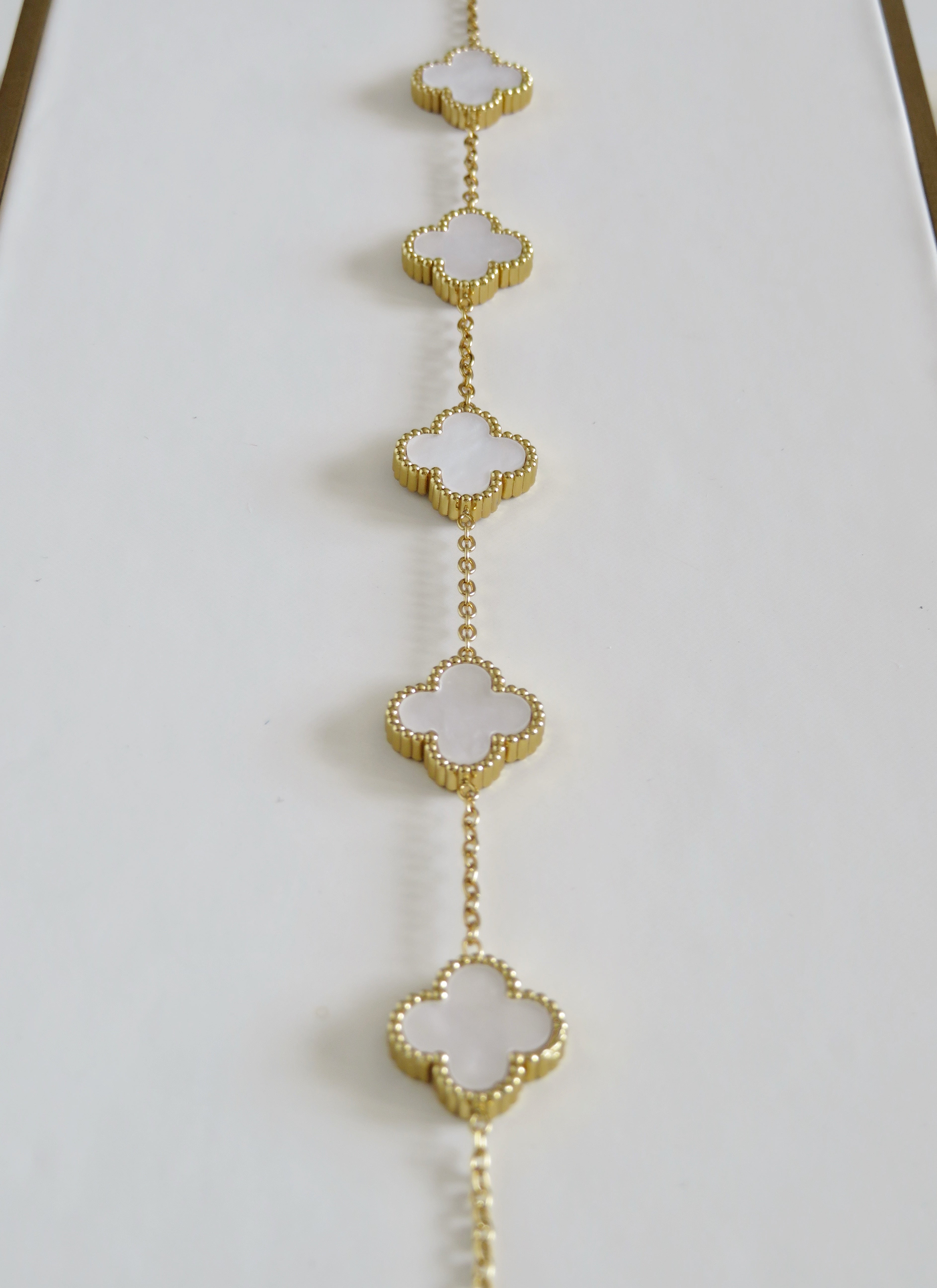 Luck Intention -Pearl Shell Clover Bracelet