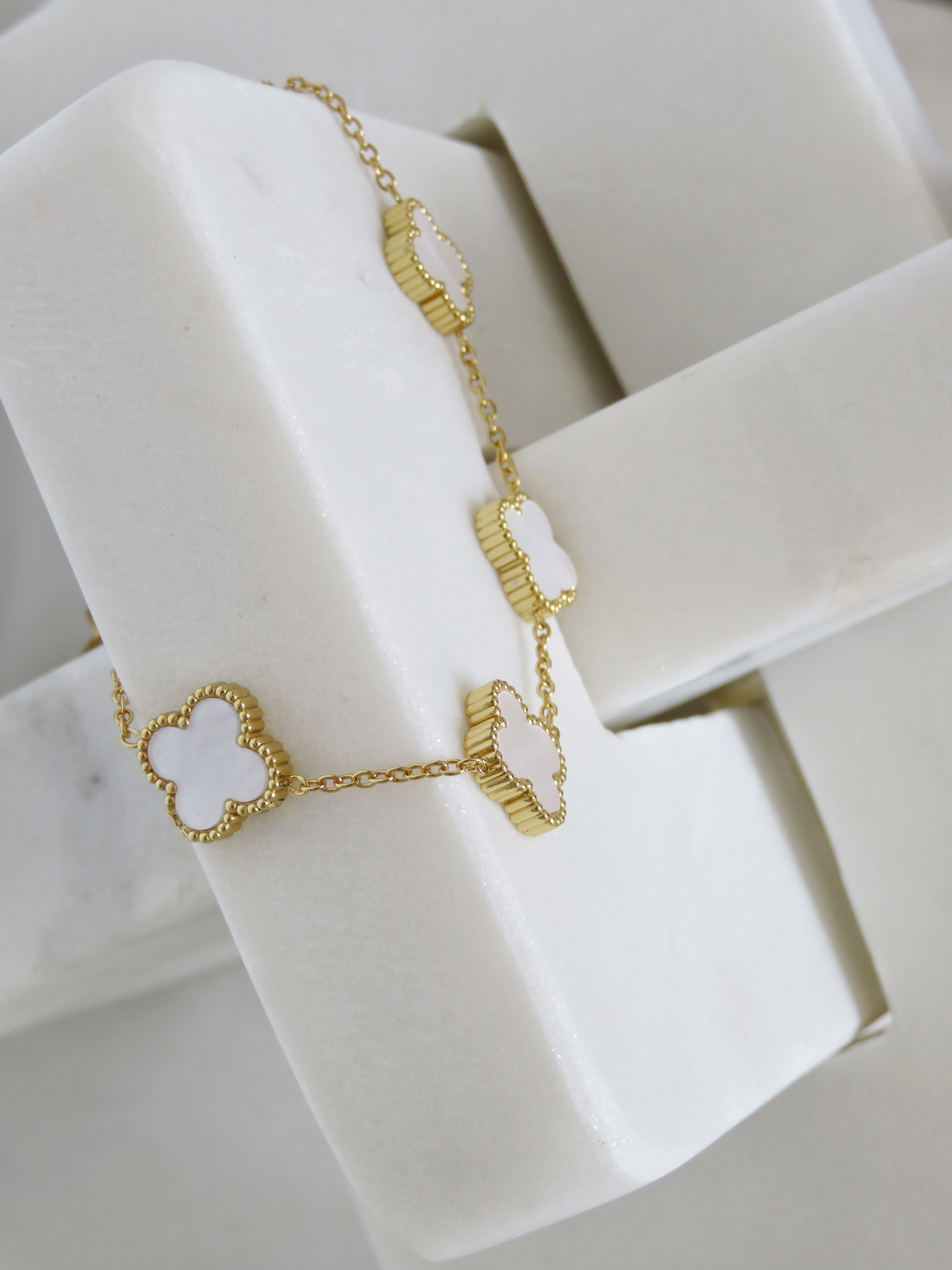 Luck Intention -Pearl Shell Clover Bracelet