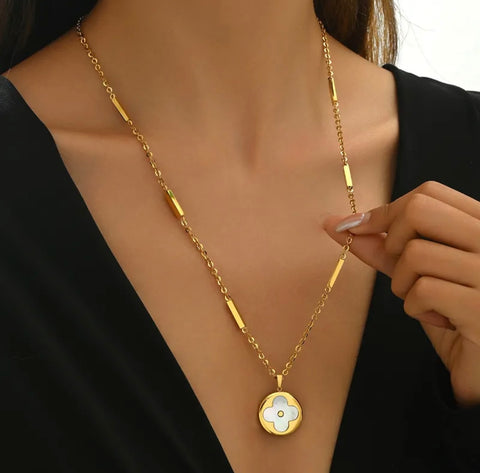 Golden Pearl Shell Clover Necklace