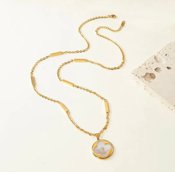 Golden Pearl Shell Clover Necklace