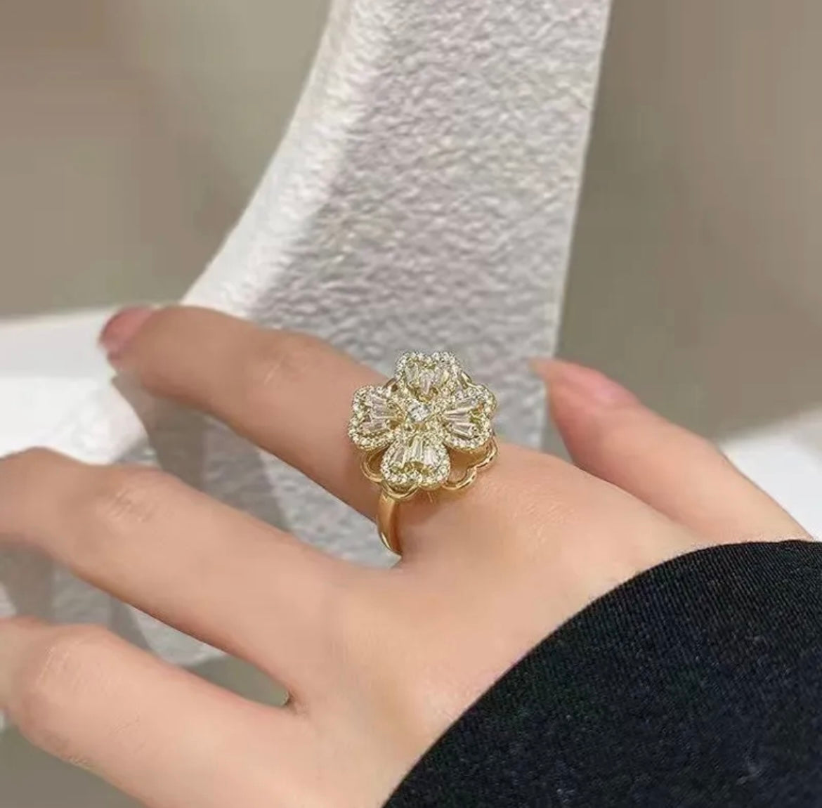 Baguette Diamond Clover Spinner Ring